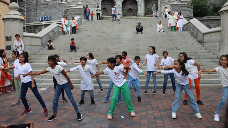 Rhythms of Diversity – En resa genom Indiens folkdanser
